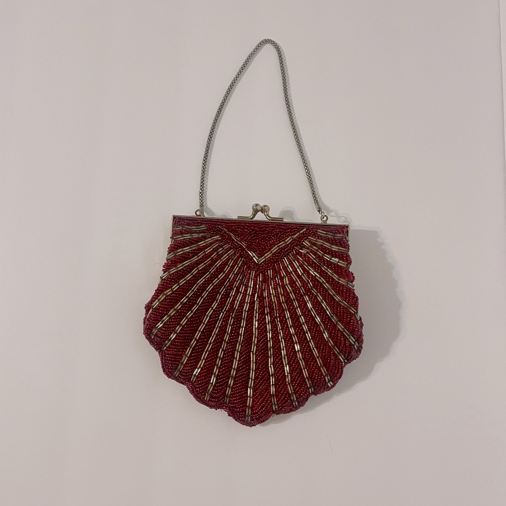 Vintage beaded shell purse. Red and gold beads.